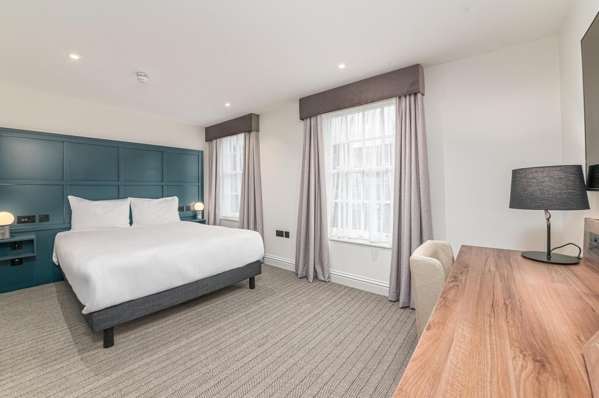 Mercure Salisbury White Hart Hotel & Apartments Exterior photo
